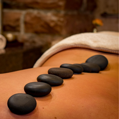 Massagem com Pedras Quentes